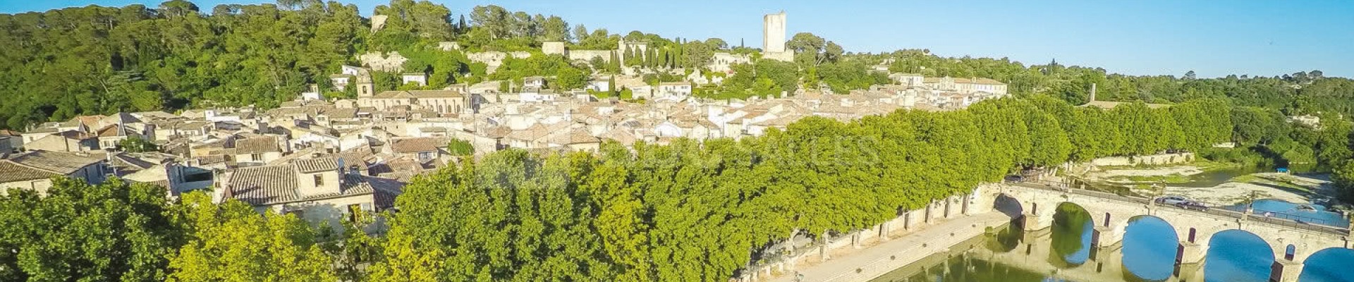 Sommières, cité médiévale de caractère idéalement située entre Nîmes et Montpellier