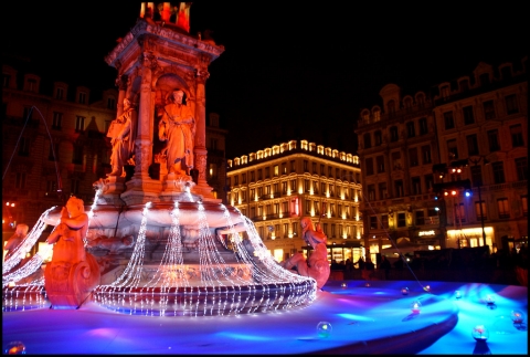 Place des jacobins pendant la fête des lumières