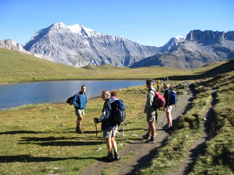 Photo d'une randonnée autour d'un lac à Vanoise